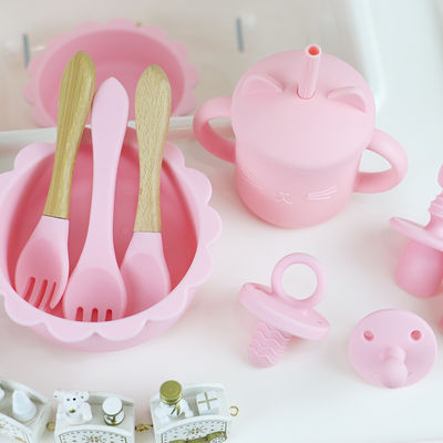 O bebê por atacado Geschirr conduziu desmamar o produto de alimentação do grupo dos utensílios de mesa do bebê do silicone da placa da bacia da colher da bacia da colher do babador do silicone