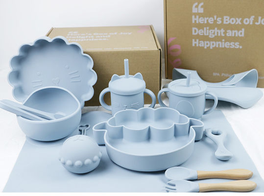 O bebê por atacado Geschirr conduziu desmamar o produto de alimentação do grupo dos utensílios de mesa do bebê do silicone da placa da bacia da colher da bacia da colher do babador do silicone