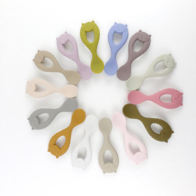 Colher nova do silicone do produto comestível de colher do bebê da chegada com as crianças amigáveis de Eco da criança que alimentam a bebê a colher animal do silicone do estilo