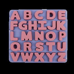Enigma do silicone das crianças do produto comestível com forma do alfabeto das letras