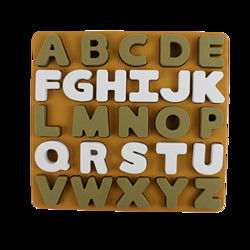 Enigma do silicone das crianças do produto comestível com forma do alfabeto das letras
