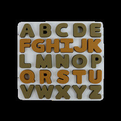 Enigma do silicone das crianças do produto comestível com forma do alfabeto das letras