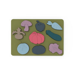 Os vegetais dão forma a Montessori que as serras de vaivém confundem o material do silicone do produto comestível