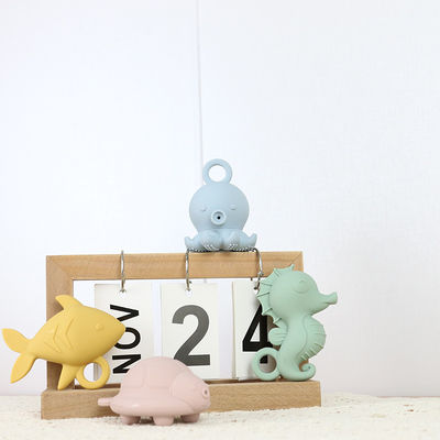 O banho animal do silicone da forma brinca a água de pulverização para o presente das crianças da criança