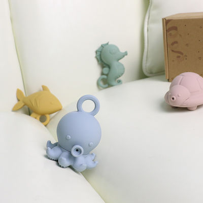 O banho animal do silicone da forma brinca a água de pulverização para o presente das crianças da criança