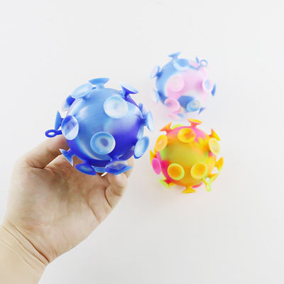 Multi bola colorida do copo da sução dos brinquedos do silicone do bebê para o partido das crianças
