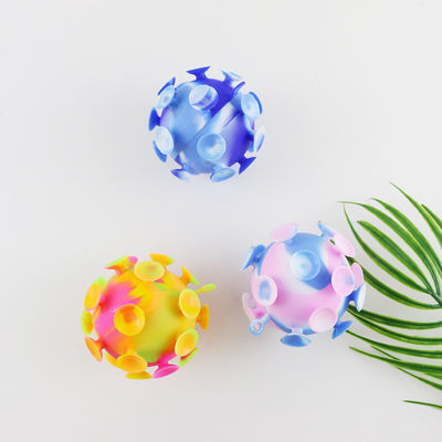 Multi bola colorida do copo da sução dos brinquedos do silicone do bebê para o partido das crianças
