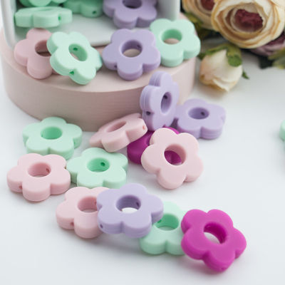 Silicone dos furos da flor que sai os dentes o grânulo 4.5cm para a colar da mastigação do grampo da chupeta de DIY