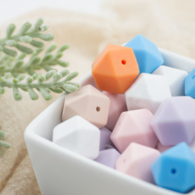 silicone do hexágono de 17mm que sai os dentes a segurança amigável de Eco do grânulo Chewable para sair os dentes do bebê