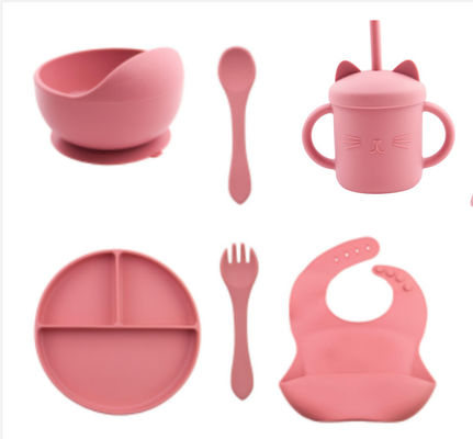 Conjunto de jantar de silicone de cor PANTONE personalizado 5 Pcs Conjunto de sucção de silicone de desmame de qualidade alimentar Material OEM ODM