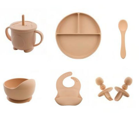 Conjunto não tóxico de silicone para alimentação do bebê, suporte para bonecos de silicone, bib e prato de silicone, com logotipo personalizado