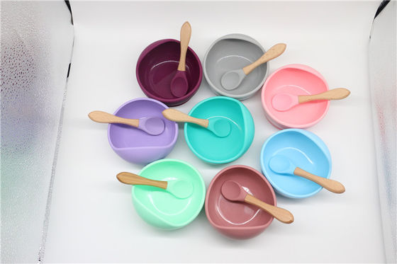 A bacia durável do silicone das multi cores ajustou-se brandamente flexível para a alimentação do bebê
