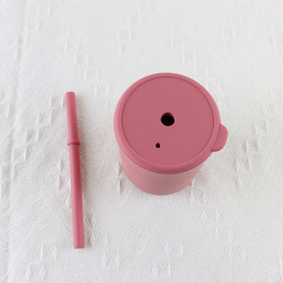 O círculo múltiplo do copo das crianças do silicone da cor dá forma à prova livre do derramamento de BPA para o infante