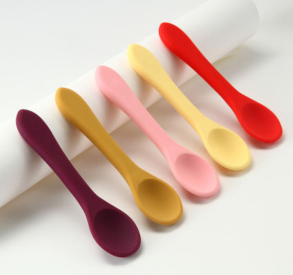 Forquilhas e colheres do silicone do ODM do OEM sustentáveis para a alimentação do bebê