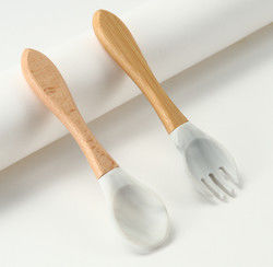 Forquilhas e colheres do silicone do ODM do OEM sustentáveis para a alimentação do bebê