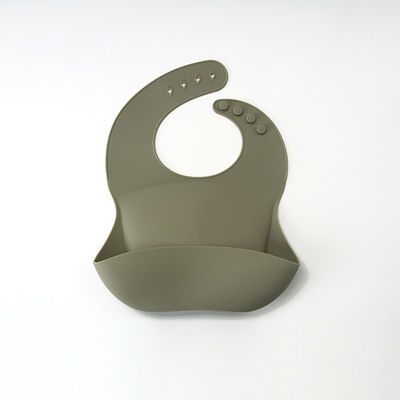 Babador personalizado macio confortável do silicone impermeável para comer bebendo do bebê