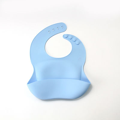 Babador personalizado macio confortável do silicone impermeável para comer bebendo do bebê