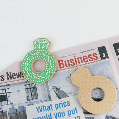 Desenhos animados Diamond Silicone Baby Teether, anéis saindo os dentes do silicone não tóxico