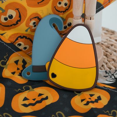 Bebê Teether do silicone do chapéu das bruxas de Dia das Bruxas colorido para acalmar a dor sair os dentes
