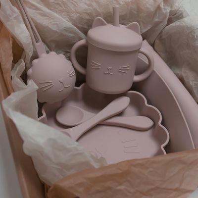 O bebê por atacado Geschirr conduziu desmamar o produto de alimentação do grupo dos utensílios de mesa do bebê do silicone da placa da bacia da colher da bacia da colher do babador do silicone