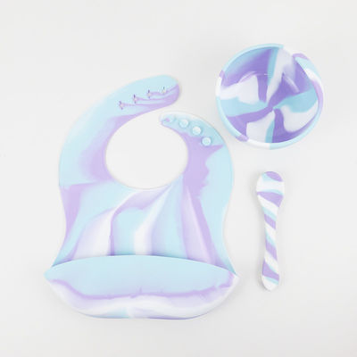 O inclinação colore utensílios de mesa do silicone ajustou deslizamento livre de BPA o anti para o infante do bebê