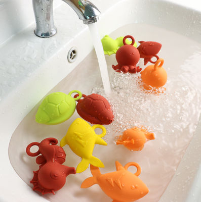 O silicone de borracha do bebê das cores brilhantes brinca BPA livre para a flutuação da água do bebê