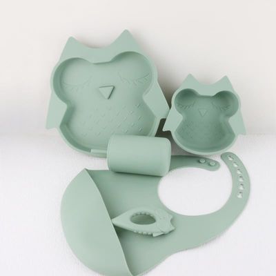 Os utensílios de mesa dobráveis do silicone ajustaram bacias &amp; canecas duráveis para o uso exterior