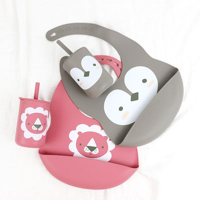 Impermeável e fácil de limpar silicone bebê bib para 0-4 anos de idade animal padrão impresso silicone alimentação bib
