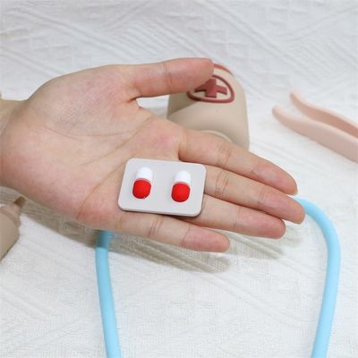 ODM Brinquedos de silicone para bebés Eco-friendly MOQ 100 BPA Free Kids Kit médico de silicone