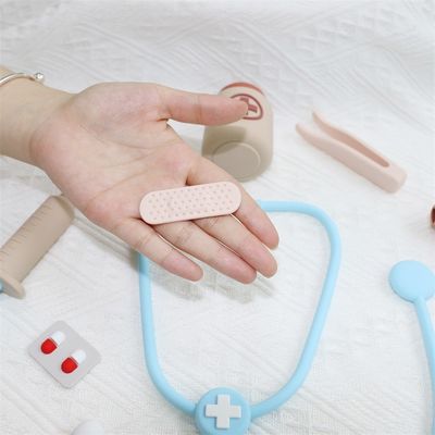 ODM Brinquedos de silicone para bebés Eco-friendly MOQ 100 BPA Free Kids Kit médico de silicone