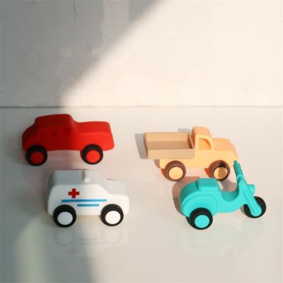 Conjunto de brinquedos de silicone seguros para veículos para bebés camiões de ambulância motocicletas brinquedos de automóveis