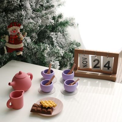 Últimos brinquedos para crianças BPA Grade de alimentos 17pcs gratuito Conjunto de brinquedos de xícaras de silicone