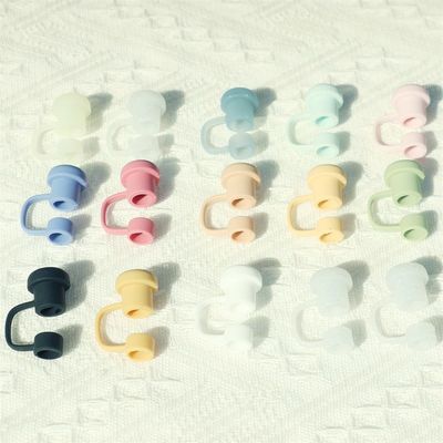 Toppers de palha de silicone feitos sob medida para tumblers chapéus de chapéu de palha de silicone PVC livre livre de BPA