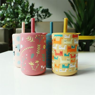 Capacidade 200ml Copo de Bebida de silicone Copo de estilo infantil Impressão animal Cute Copo de silicone de treinamento do bebê com palha